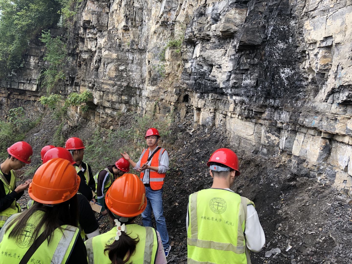地空學院:野外實習打通課程思政的“最后一公里”-中國地質大學(武漢)-地大熱能 地空學院:野外實習打通課程思政的“最后一公里”-中國地質大學(武漢)-地大熱能